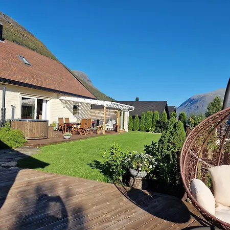 Apartment Mountain View Stryn