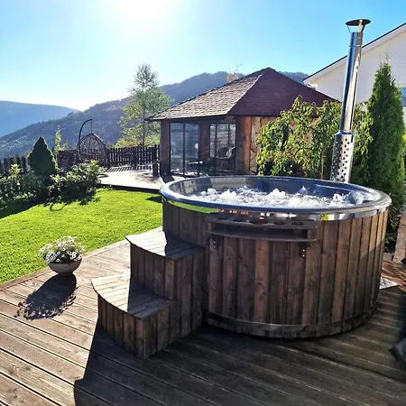 Mountain & Fjord View Apartment Stryn