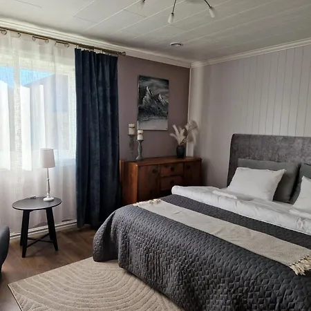 Mountain & Fjord View * Stryn