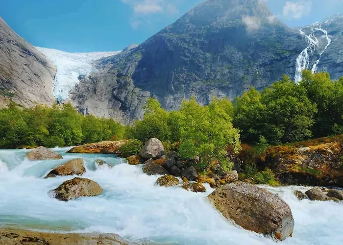 Mountain & Fjord View * 史特林