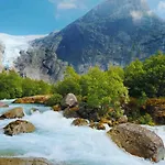 Mountain & Fjord View * Stryn