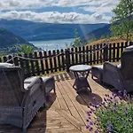 Mountain & Fjord View Apartamento